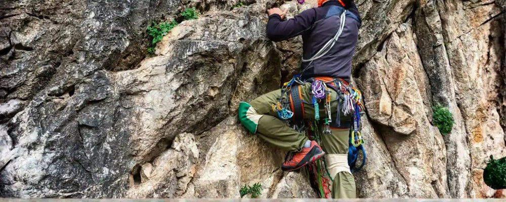 Apa Itu Rock Climbing? Ini Jenis, Teknik, dan Keamanannya!