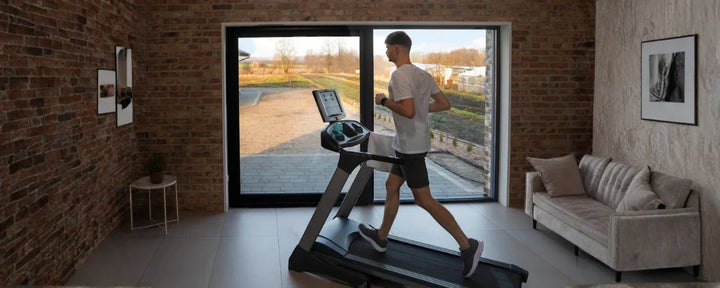 Lari di Treadmill atau di Luar Ruangan, Mana Lebih Efektif?