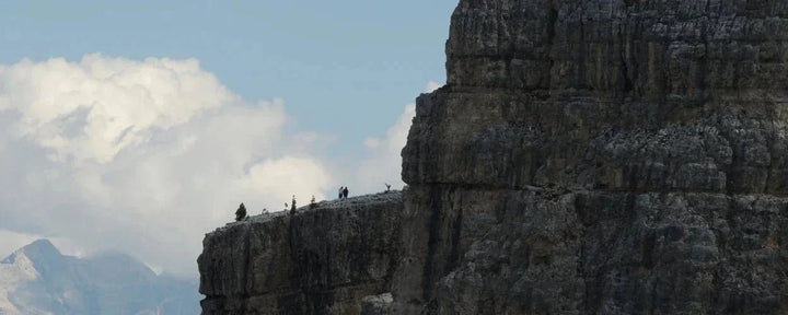5 Tempat Rock Climbing Terbaik di Indonesia, Wajib Coba!