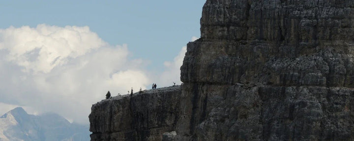 5 Tempat Rock Climbing Terbaik di Indonesia, Wajib Coba!