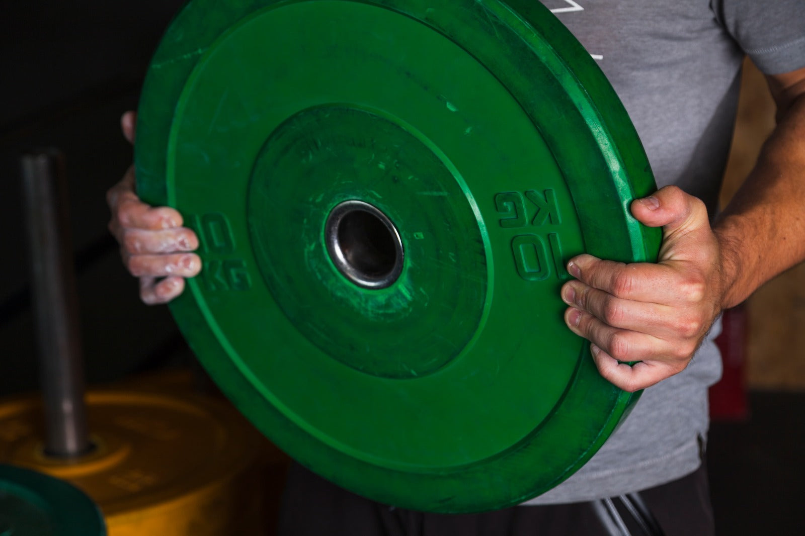 5 Olahraga yang Bisa Anda Lakukan Hanya dengan Bumper Plates