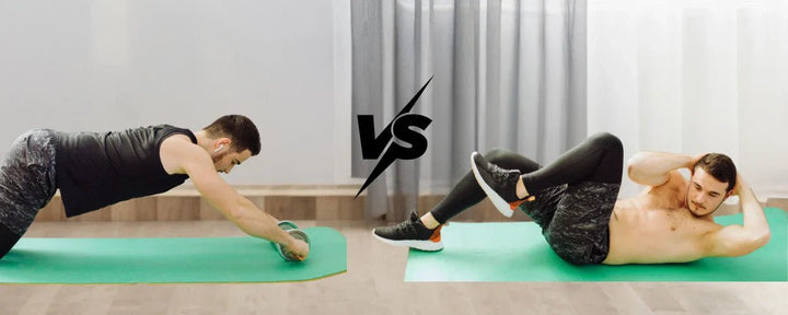 Ilustrasi perbandingan abs roller vs crunch memperlihatkan perbedaan intensitas dan keterlibatan otot antara latihan abs roller dan crunch.