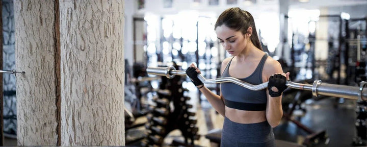 What is a Curl Bar? Benefits, Types of Exercises, and How to Choose