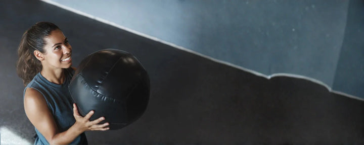 Apa Itu Medicine Ball? Ini Manfaat dan Cara Menggunakannya