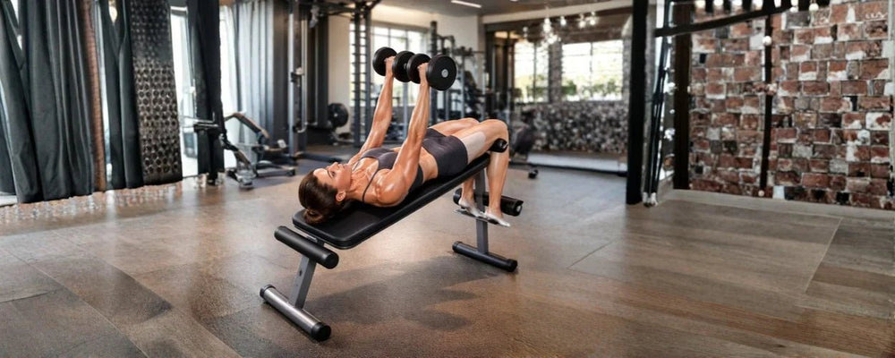 Decline Chest Press: Manfaat, Teknik Dasar, dan Tips Efektif