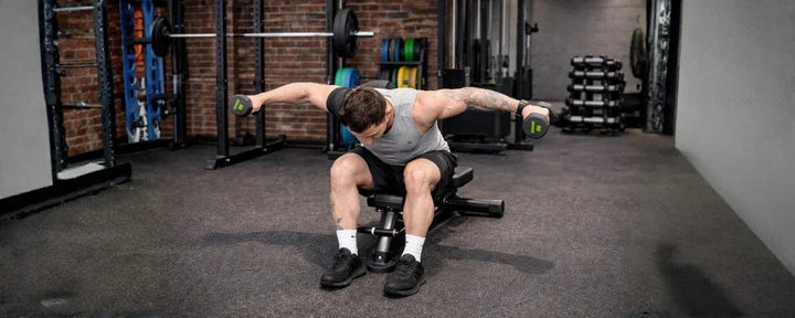Panduan Cara Latihan Dumbbell Rear Delt Fly yang Benar
