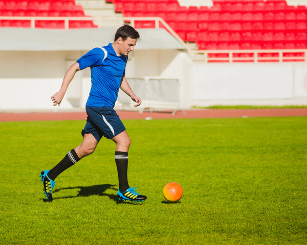 Mau Dribbling Seperti Messi? Ini Cara Latihan Teknik Dribbling Sepak Bola dengan Cepat!