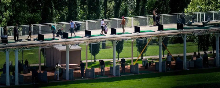 golf driving range, yaitu fasilitas latihan golf dengan area pukulan berderet yang digunakan untuk melatih ayunan, kekuatan, dan akurasi pukulan sebelum bermain di lapangan sebenarnya