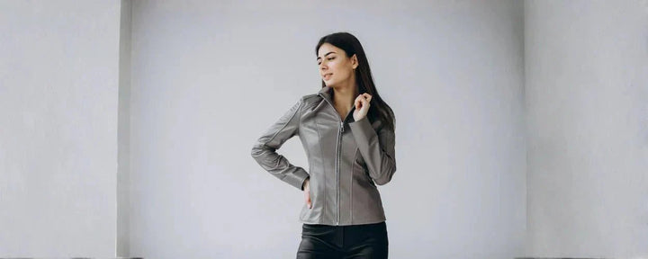seorang wanita menggunakan jaket anti uv untuk persiapan olahraga maksimal