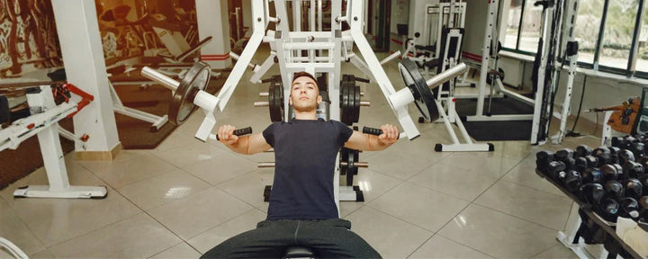 6 Latihan Dada dengan Mesin di Gym untuk Semua Level