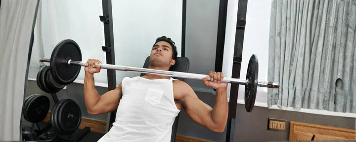 5 Latihan Otot Dada dengan Barbell Agar Cepat Six Pack