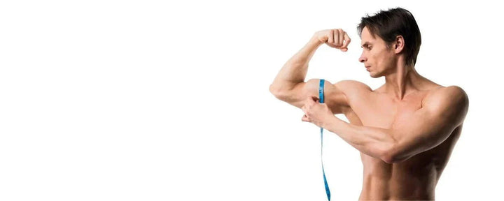 Otot lengan yang terdefinisi mencerminkan manfaat latihan triceps dalam membentuk lengan lebih kencang, proporsional, dan terlihat kuat.