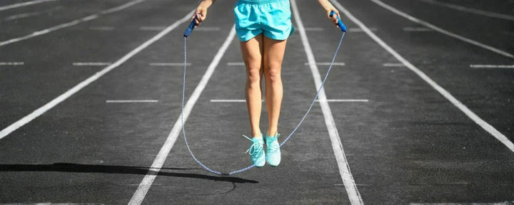 Skipping Adalah Latihan Kardio, Ini Manfaat & Tips Pemula!