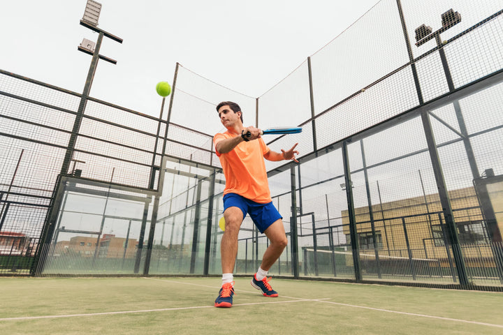 Padel vs Badminton: Perbedaan dan Tips Memilih Untukmu!