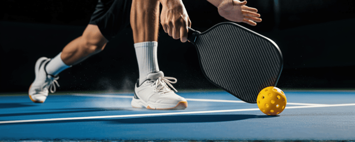 Pickleball adalah olahraga raket yang memadukan unsur tenis, bulu tangkis, dan tenis meja, dimainkan dengan paddle datar dan bola berlubang seperti pada gambar, di atas lapangan yang lebih kecil dan bersifat cepat serta dinamis