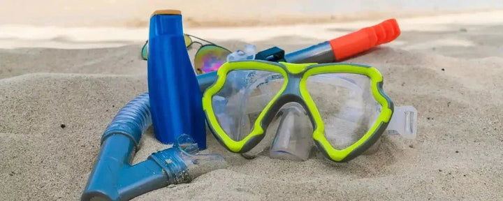 scuba diving goggles