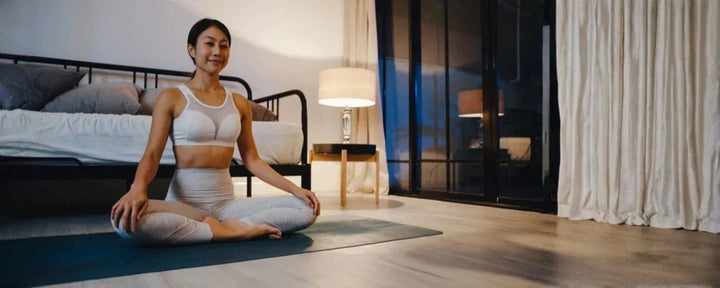 8 Gerakan Senam Yoga Sebelum Tidur agar Lebih Rileks