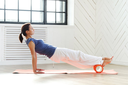 Ini Cara Latihan Pilates dengan Foam Roller, Kamu Wajib Coba!