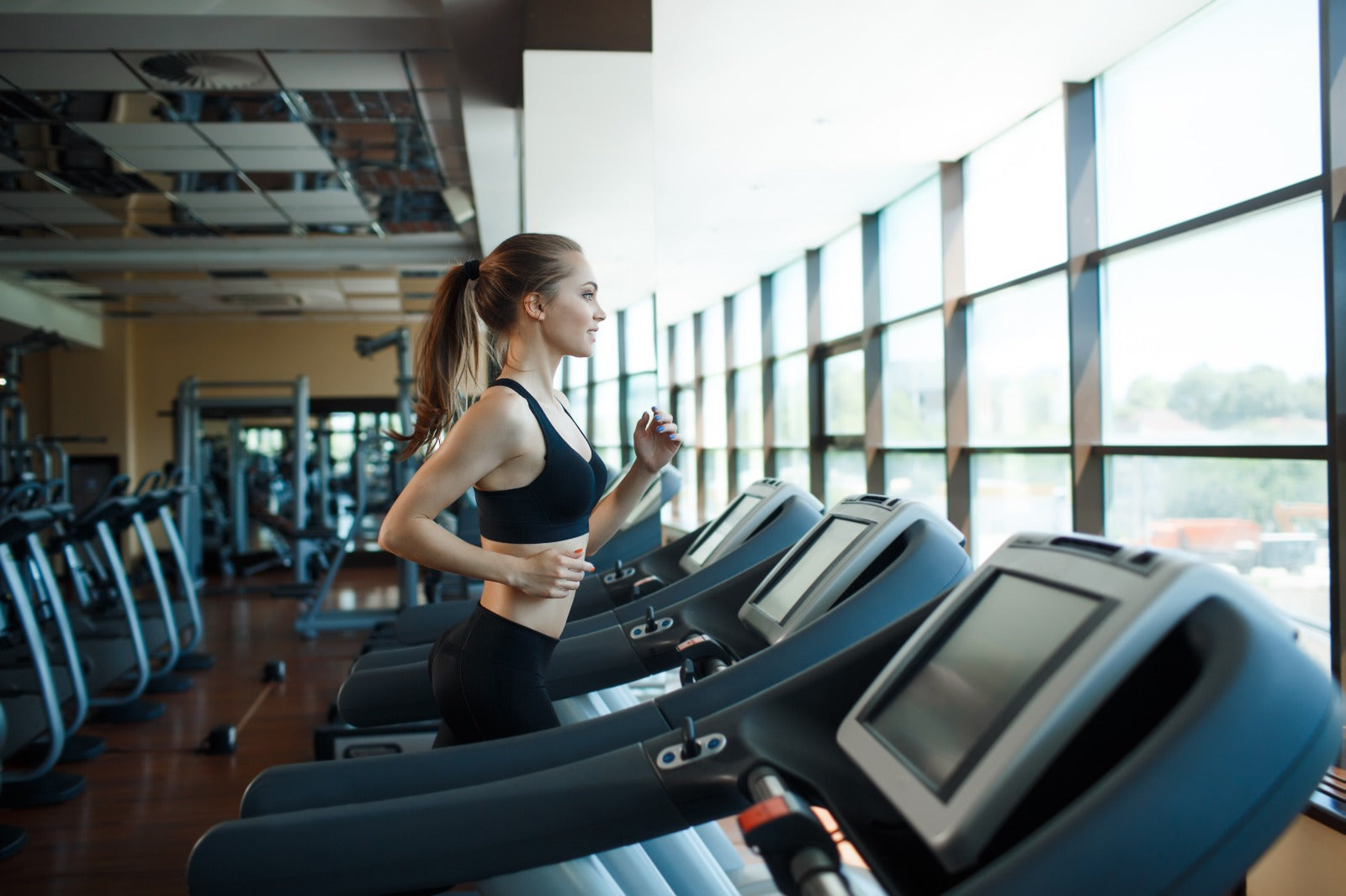 Latihan Treadmill Kamu Membosankan? Ini Tips Membuatnya Lebih Menarik